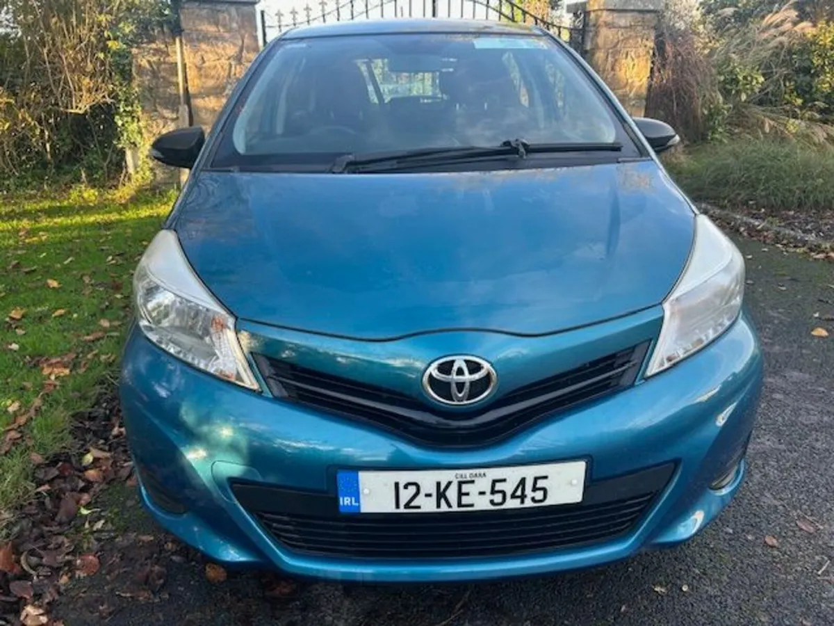 Toyota Yaris 2012 - Image 2
