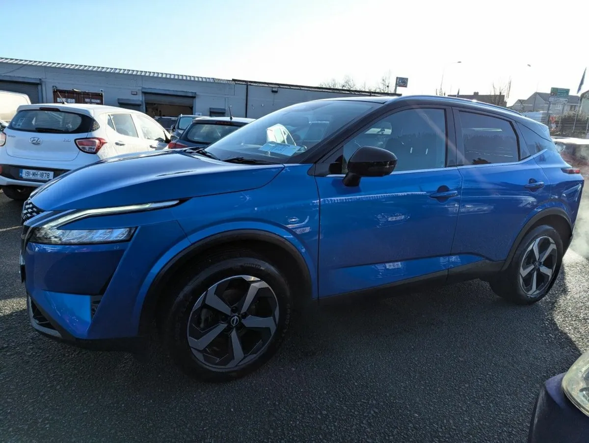 Nissan Qashqai 1.3i M/Hyb SV Premium 2 Tone *PRICE - Image 3