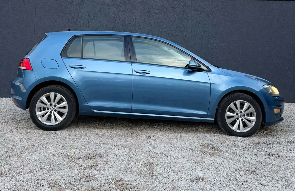 Volkswagen Golf 1.2 TSi Automatic 2015 Low Km - Image 2