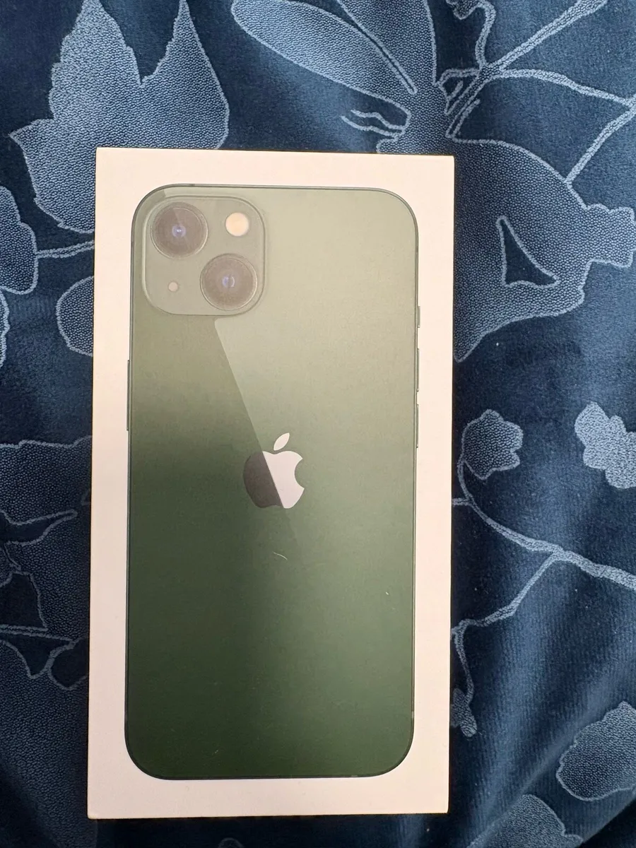 iPhone 13 - Image 2