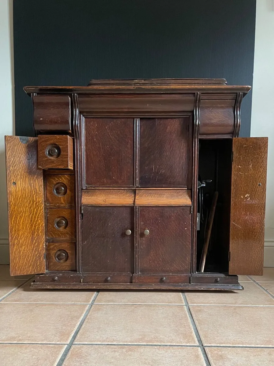 Singer Sewing Machine - Image 2