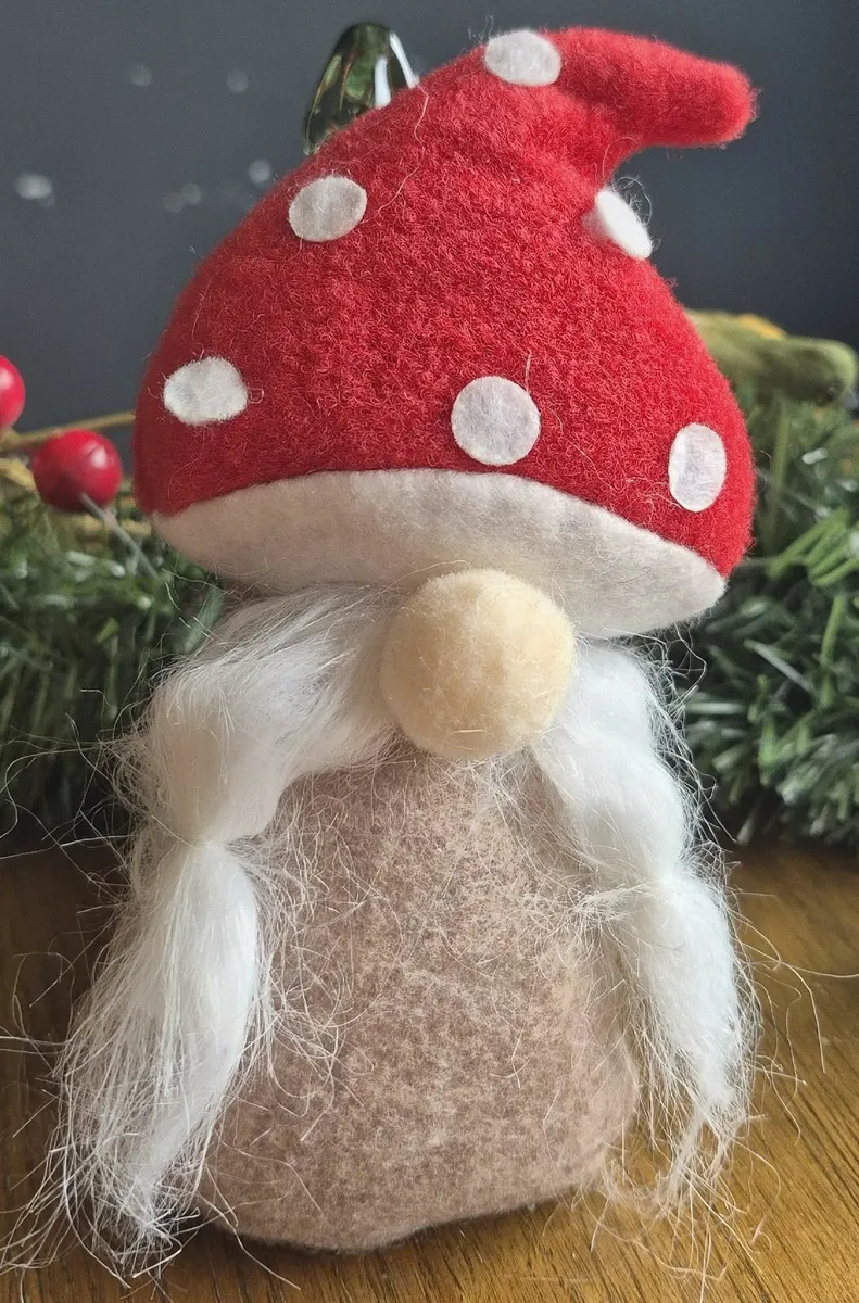 Discounted Christmas Decorations - Image 1