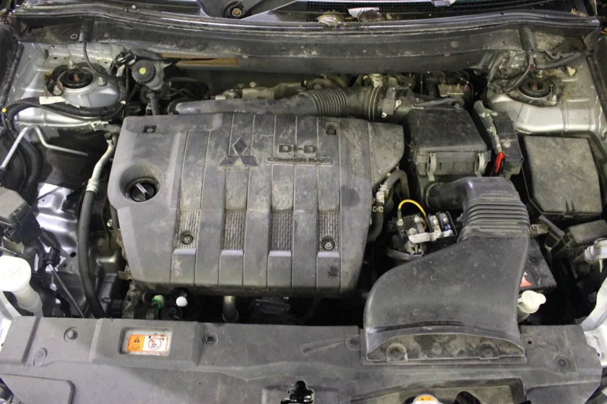 Mitsubishi Outlander 2.2 Di-d 4WD 148BHP 7 Seat - Image 4