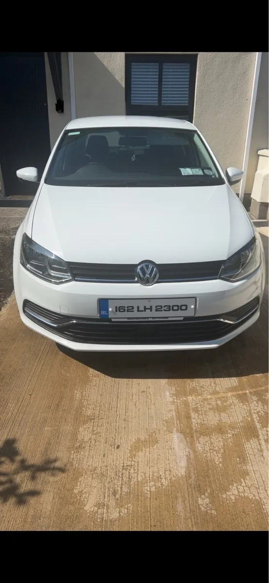 Automatic Volkswagen Polo - Image 1