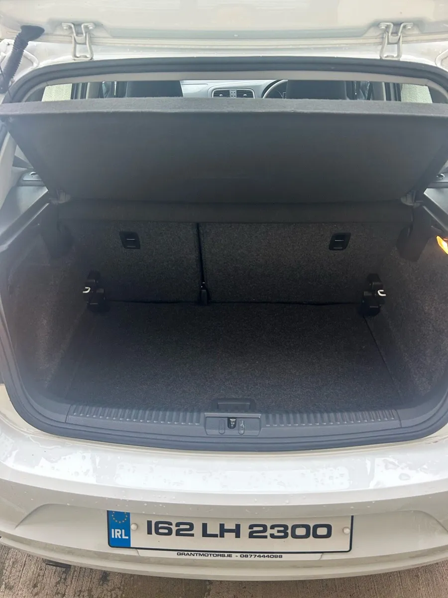 Automatic Volkswagen Polo - Image 4