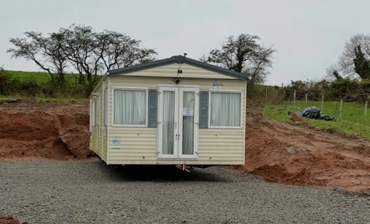 Mobile home - Image 1