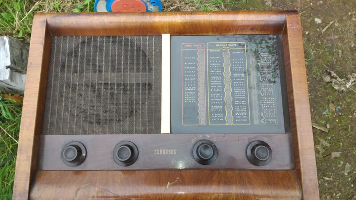 valve radios   2 are working - Image 2