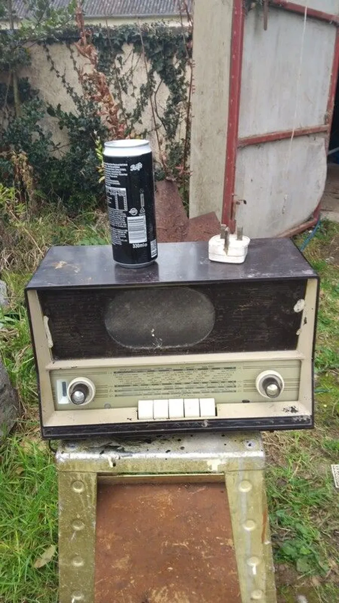 valve radios   2 are working - Image 4