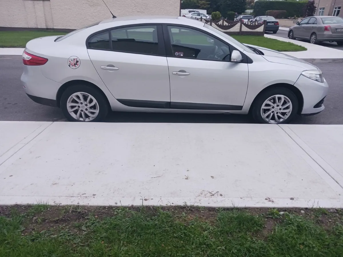 Renault Fluence 2013 - Image 2