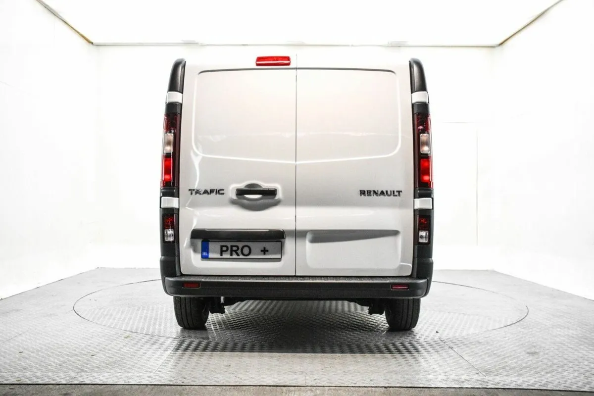 Renault Trafic BUSINESS 130 BHP @ KEARYS BELGARD - Image 4
