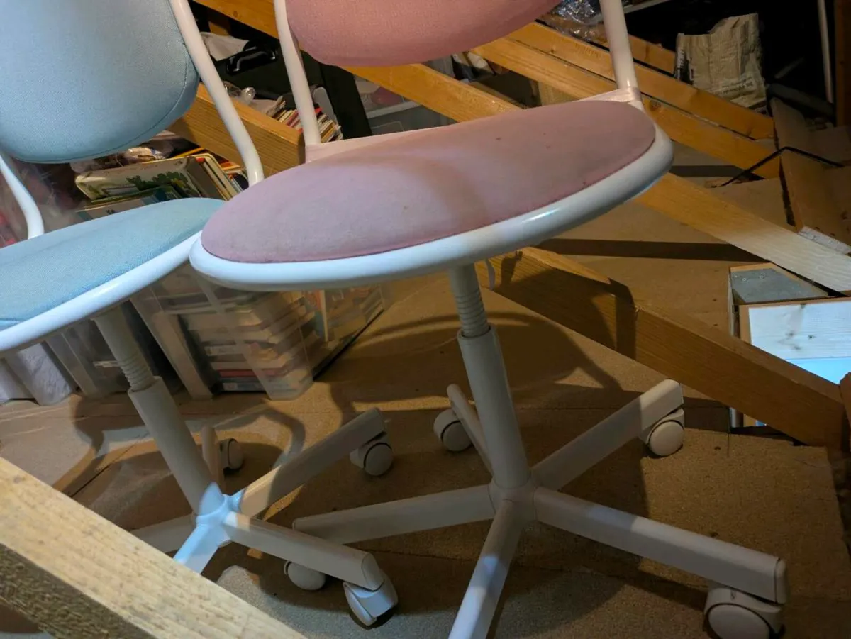 Kids desk chairs - Image 3