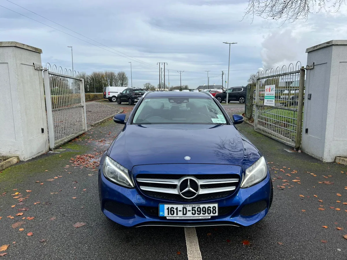 Mercedes-Benz C-350e 2016 - Image 2
