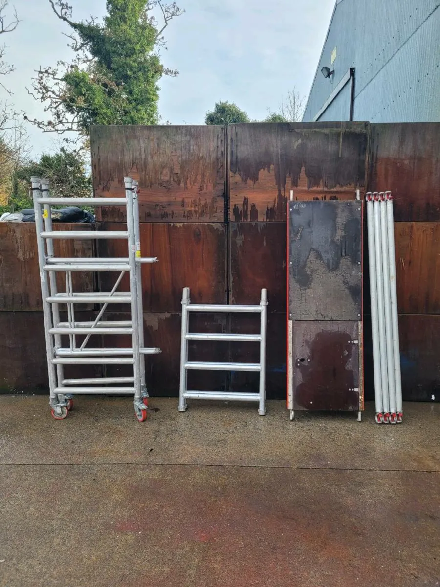 Aluminium scaffold tower FREE DELIVERY - Image 3