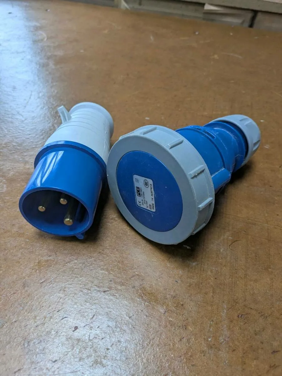 32A Plug & Socket - Single phase - Image 1