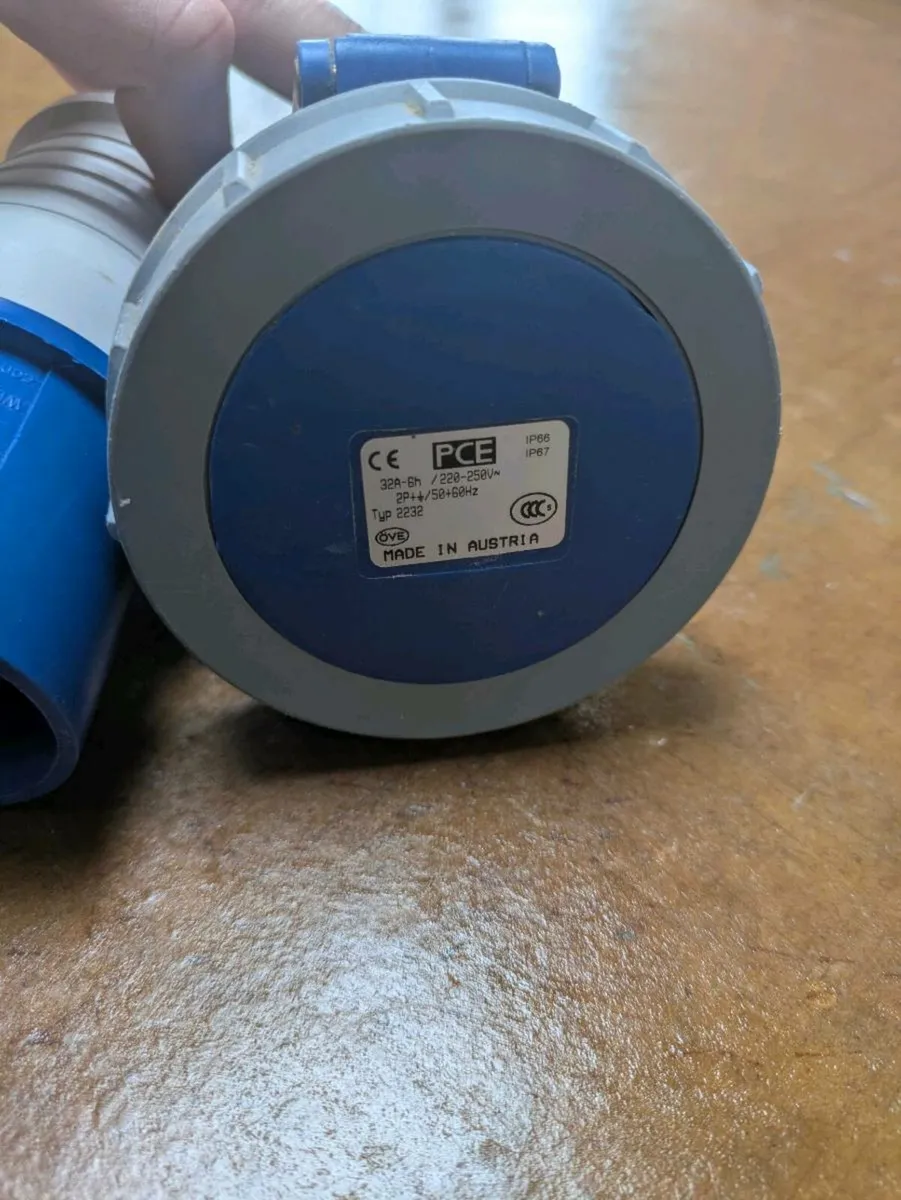 32A Plug & Socket - Single phase - Image 3