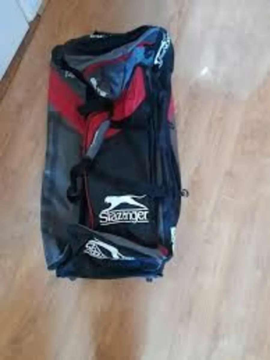 SLAZENGER Large Sports Travel Trolley Storage Bag. - Image 1