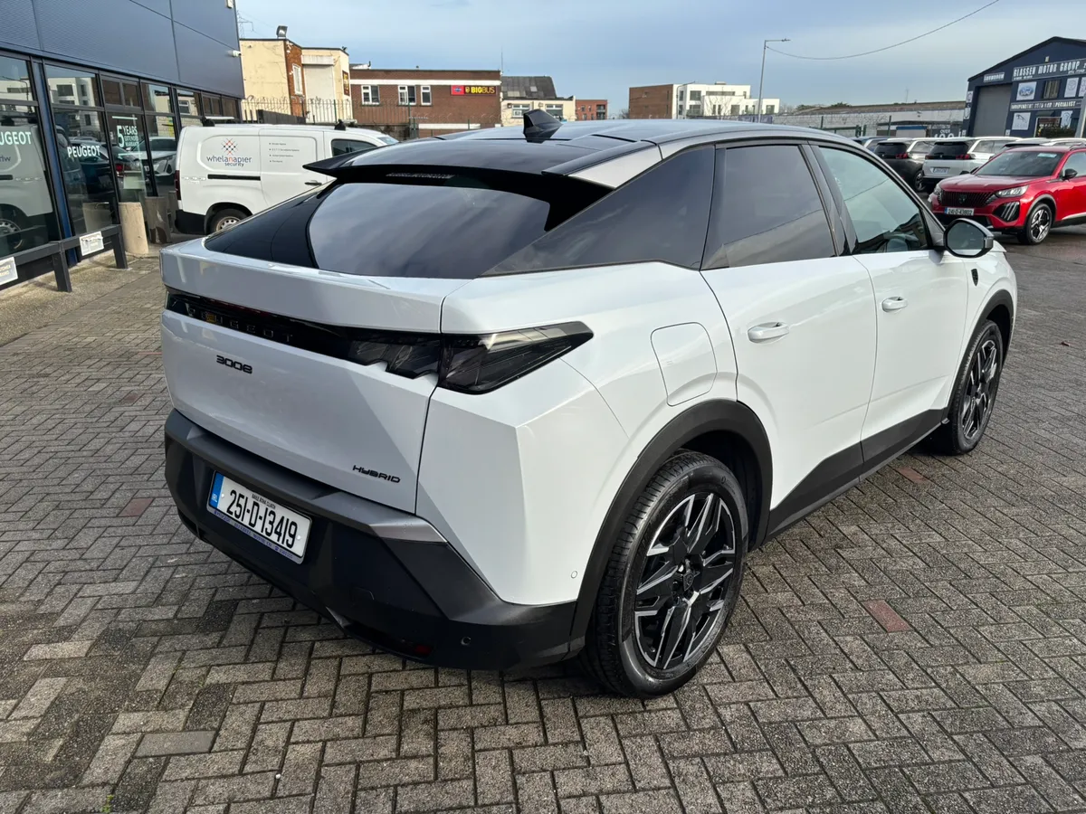 2025 Peugeot 3008 GT hybrid - Image 4