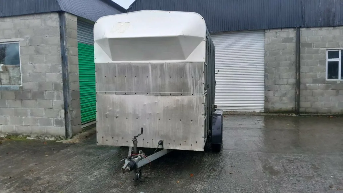 Hudson high roof cattle/horse trailer - Image 3