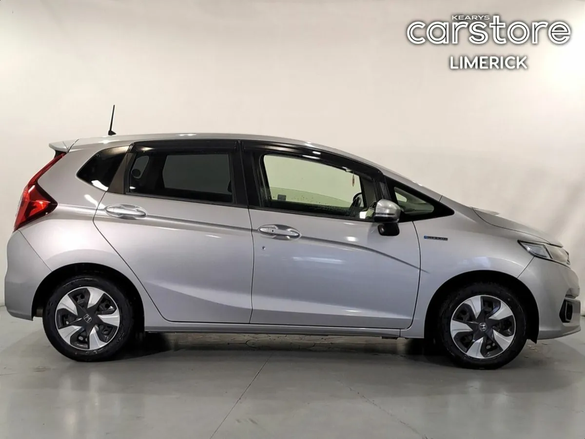 Honda Fit 1.5 HYBRID AUTO - Image 2