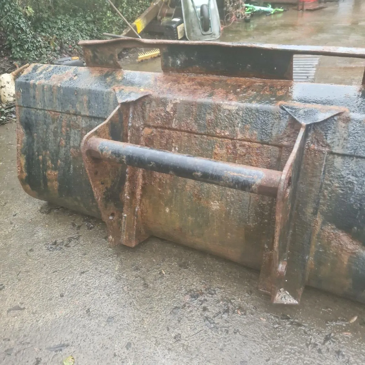 Manitou bucket. Forklift forks. Winch - Image 2