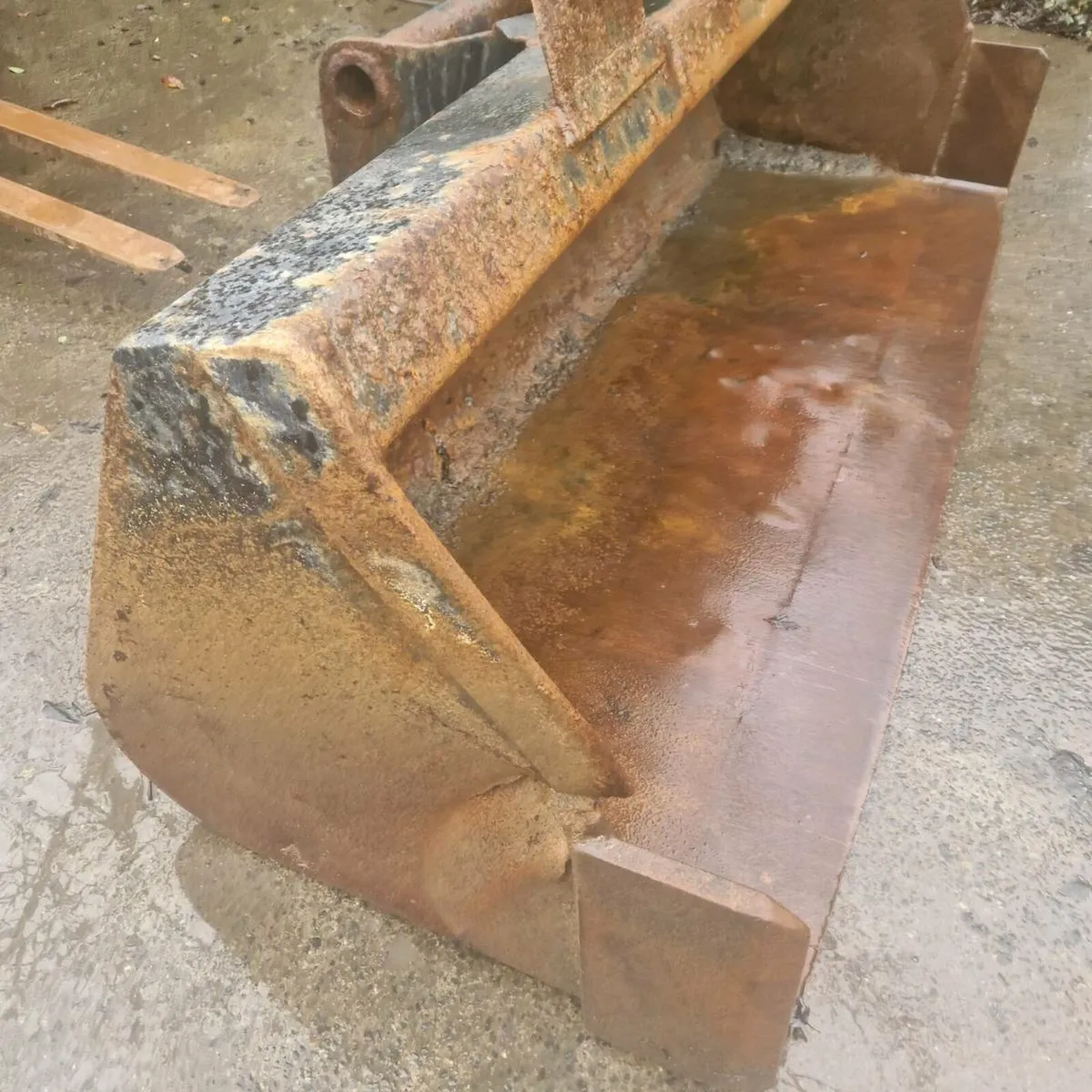 Manitou bucket. Forklift forks. Winch - Image 3