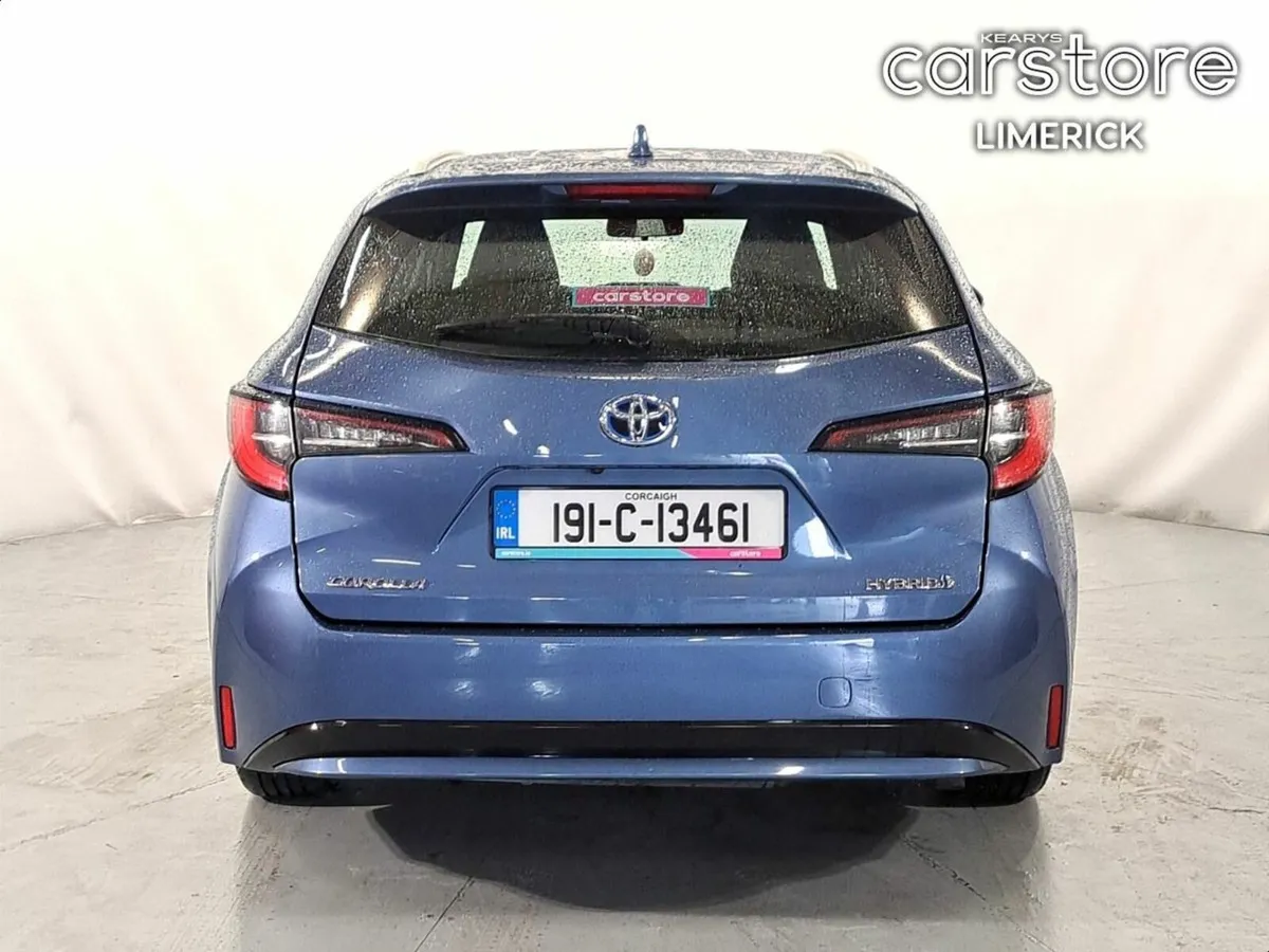 Toyota Corolla 1.8 Hybrid Aura Hatchback - Image 4