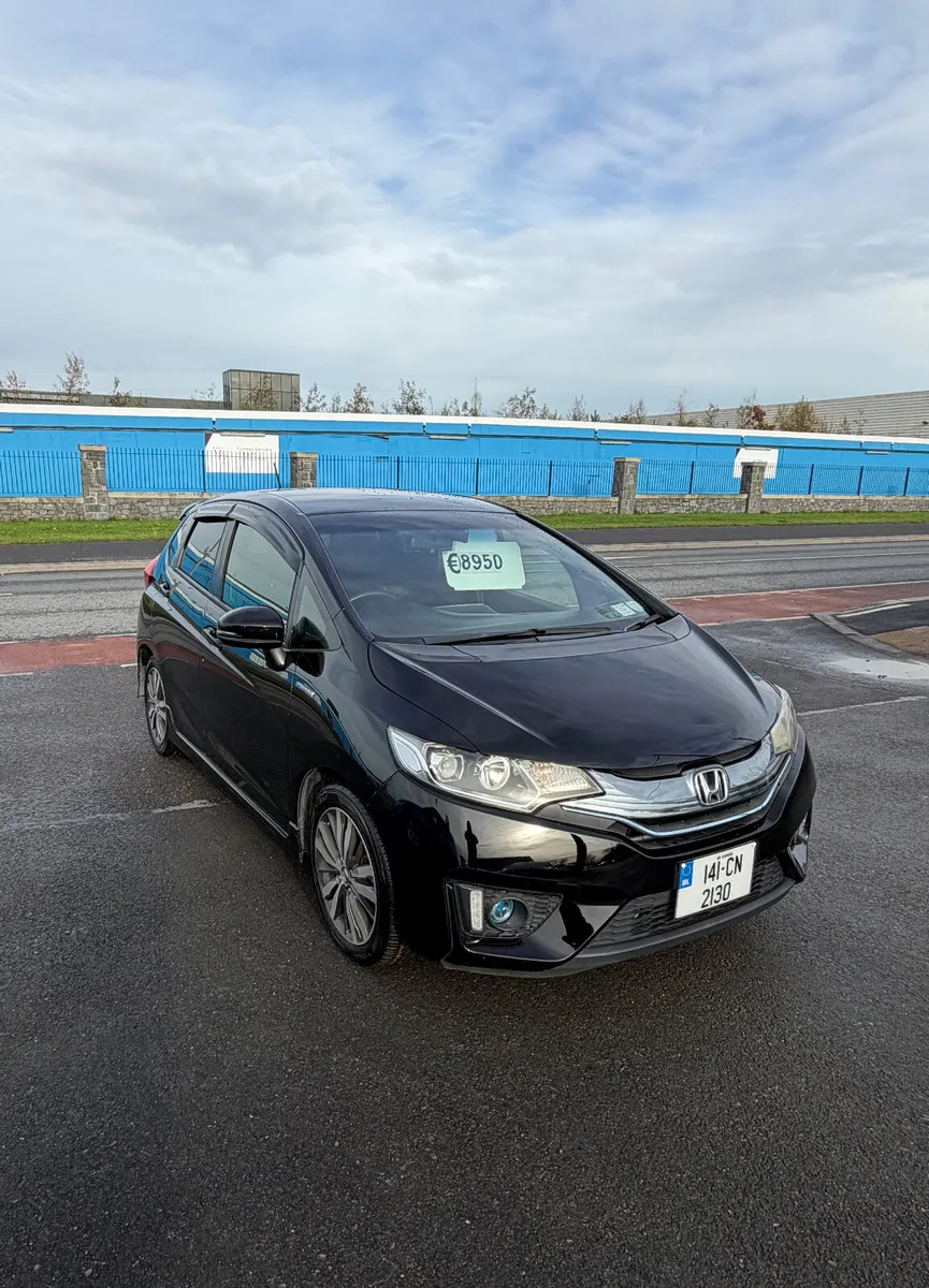 2014 Honda Fit (Jazz) 1.5 Hybrid - Image 3