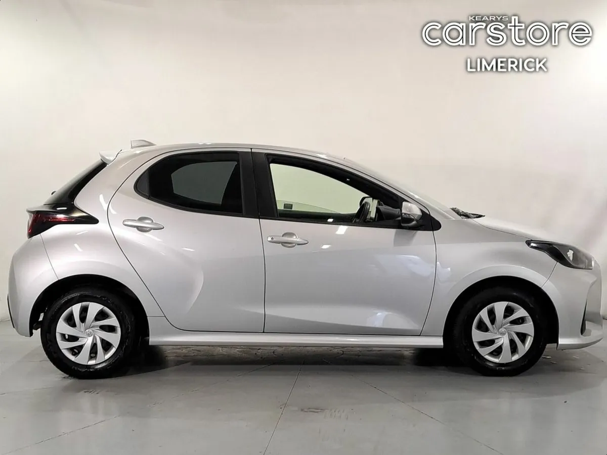 Toyota Yaris 1.0 Pet Auto - Image 2