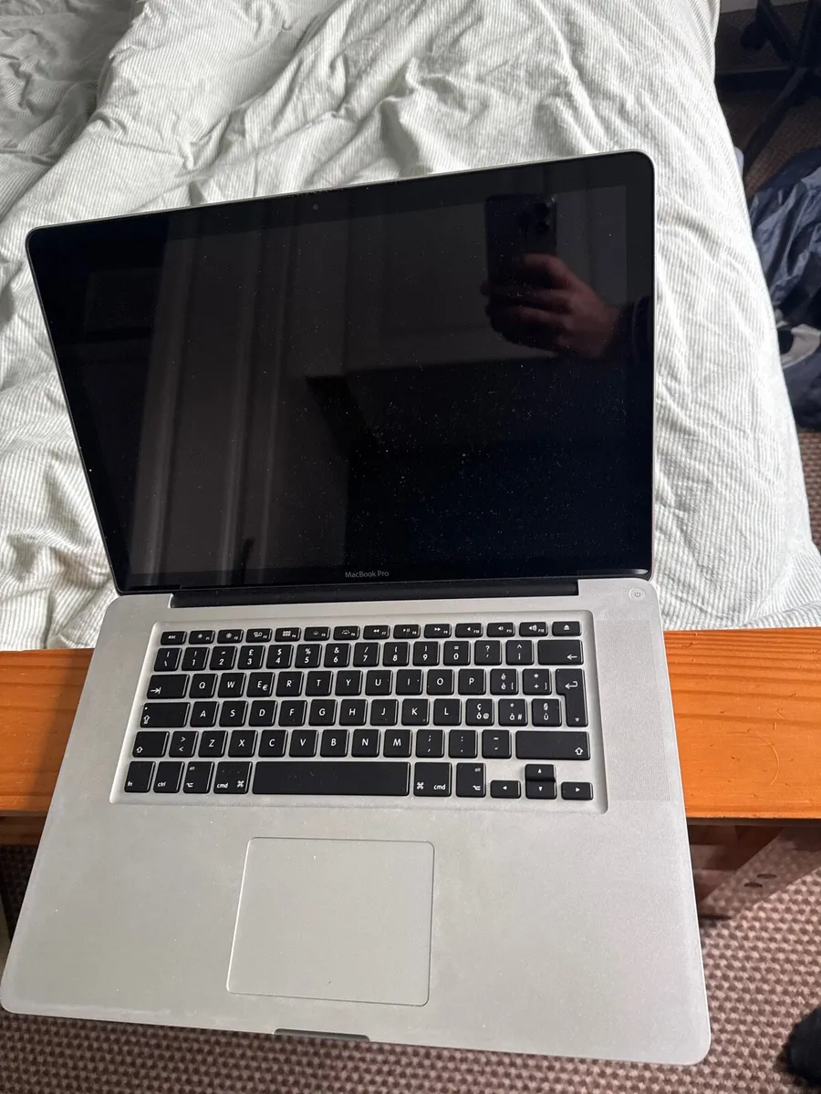 MacBook Pro 2011 - Image 1
