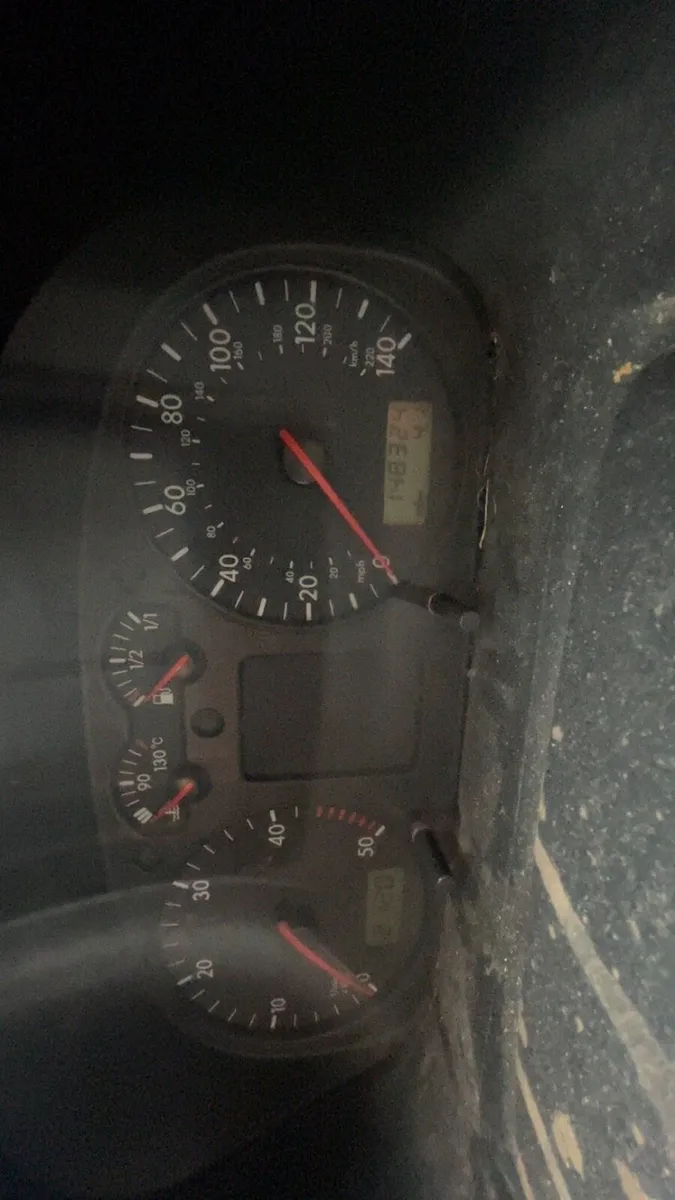 Volkswagen transporter - Image 4