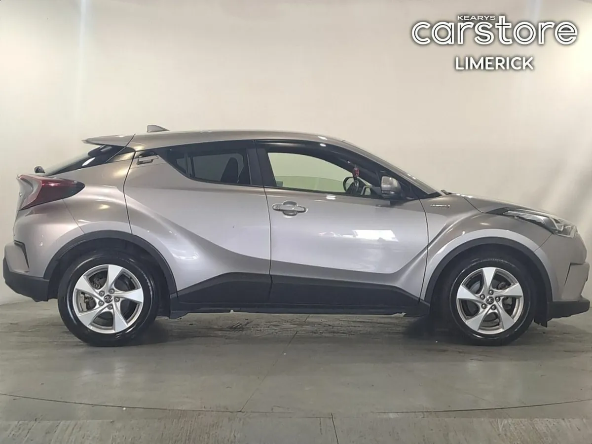 Toyota C-HR 1.8 PET HYBRID 5DR - Image 2