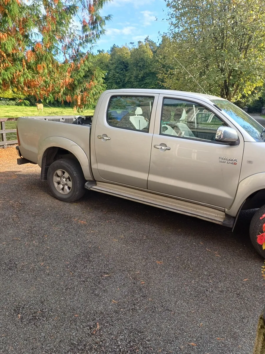 Toyota Hilux 2009 - Image 2