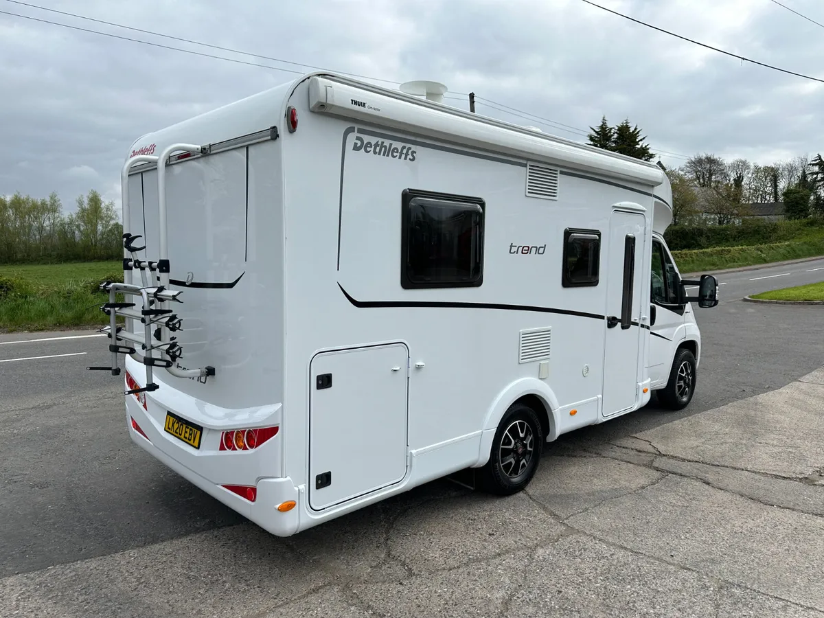 Fixed bed / 7 Meter motorhome - Image 4