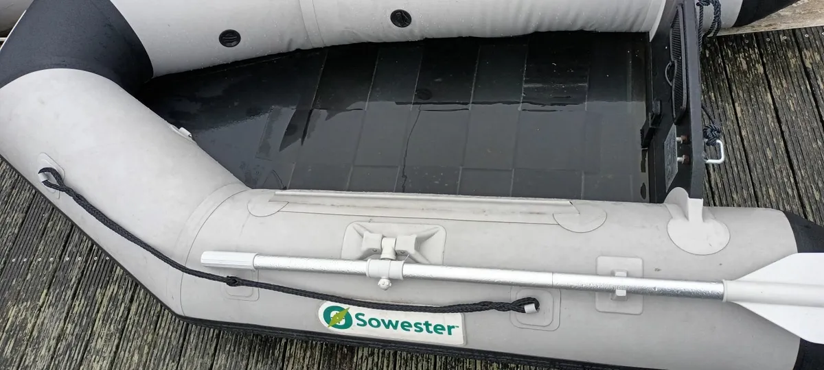 4hp 2 stroke yamaha outboard, dingey, boarding lad - Image 2