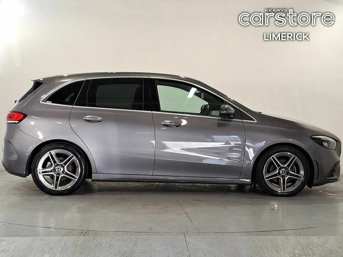 Mercedes-Benz B-Class B180 AUTO AMG Line - Image 2