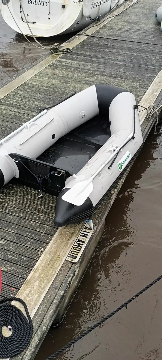 4hp 2 stroke yamaha outboard, dingey, boarding lad - Image 3
