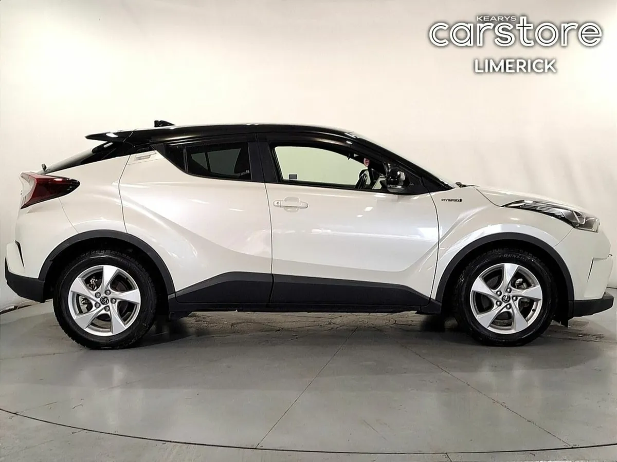 Toyota C-HR 1.8 HYBRID LUNA - Image 2