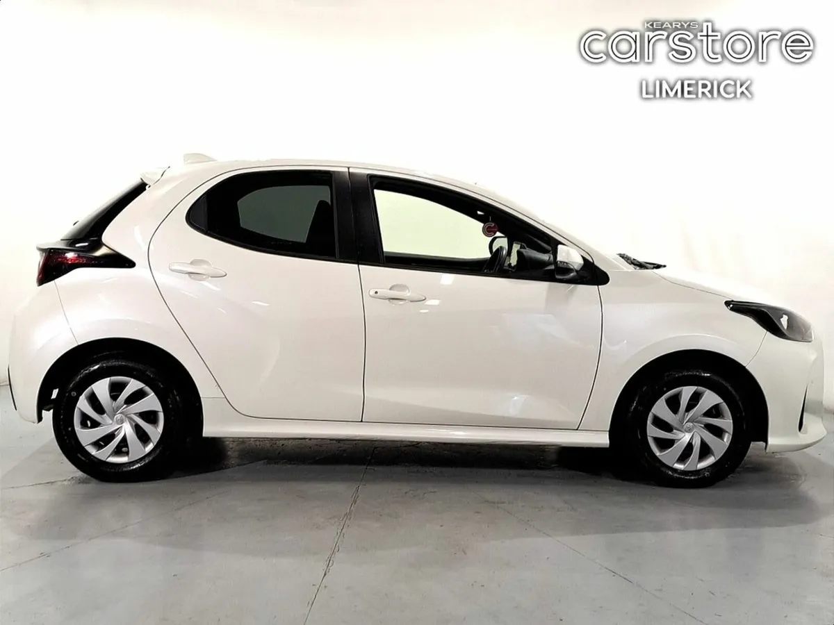 Toyota Yaris 1.0 PET AUTO 5DR - Image 2
