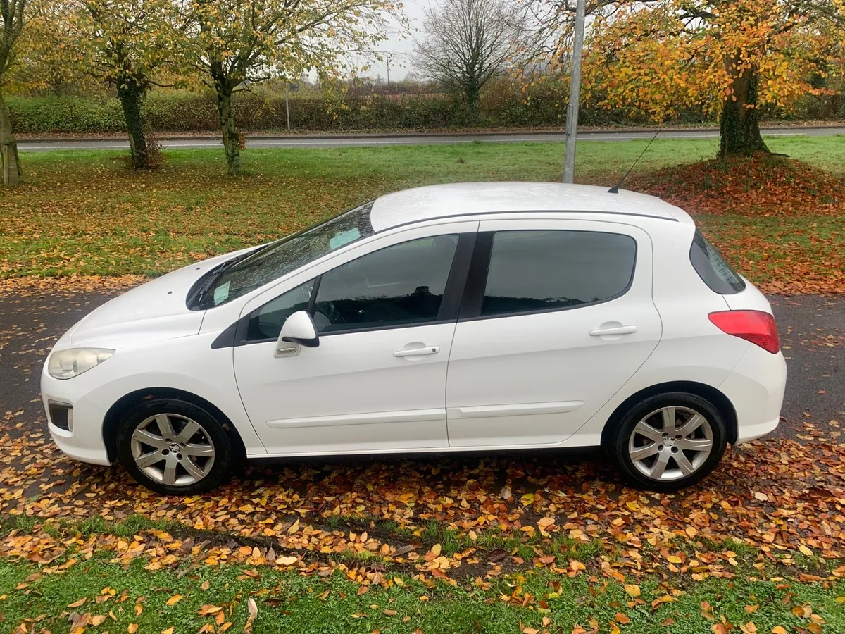 Peugeot 308 - Image 4