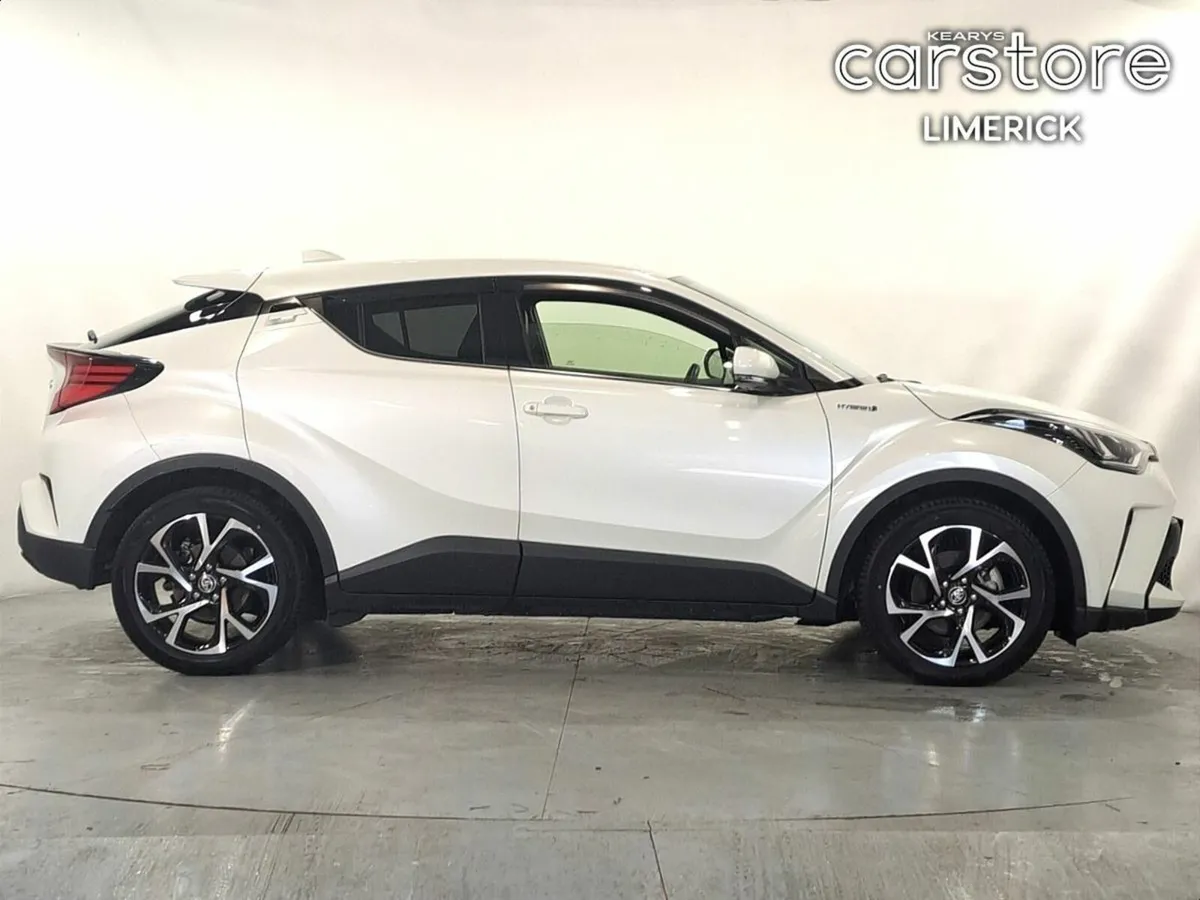 Toyota C-HR 1.8 HEV Auto - Image 2