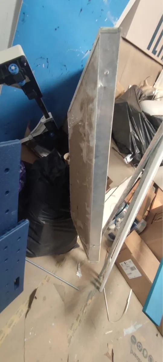 Fan, extractor and electricity cabinets - Image 3