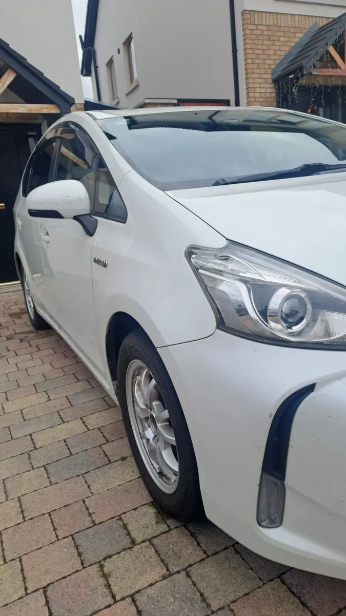 Toyota prius+ - Image 2