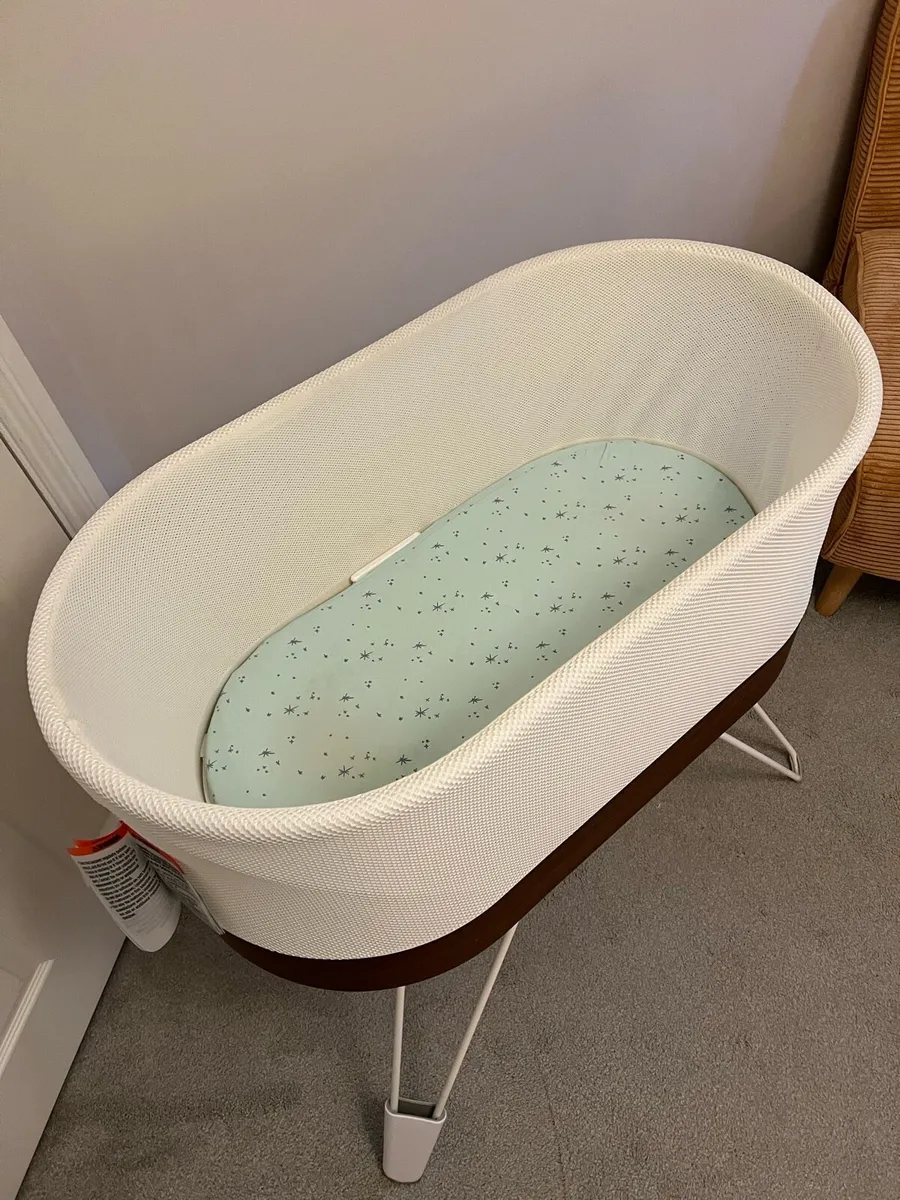 SNOO Smart Sleeper Bassinet / Cot - Image 3