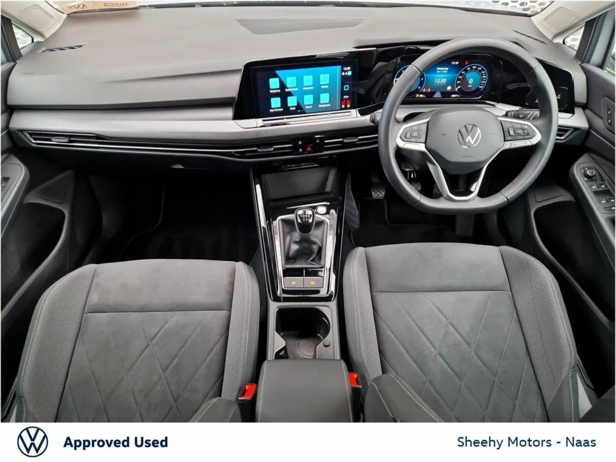 Volkswagen Golf Style 2.0TDI, Winter Pack - Image 2