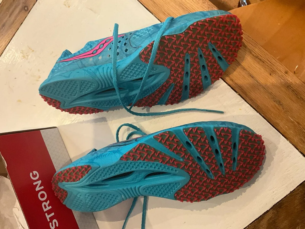 Women’s Saucony Endorphin Racer Shoes.size 8 - Image 3