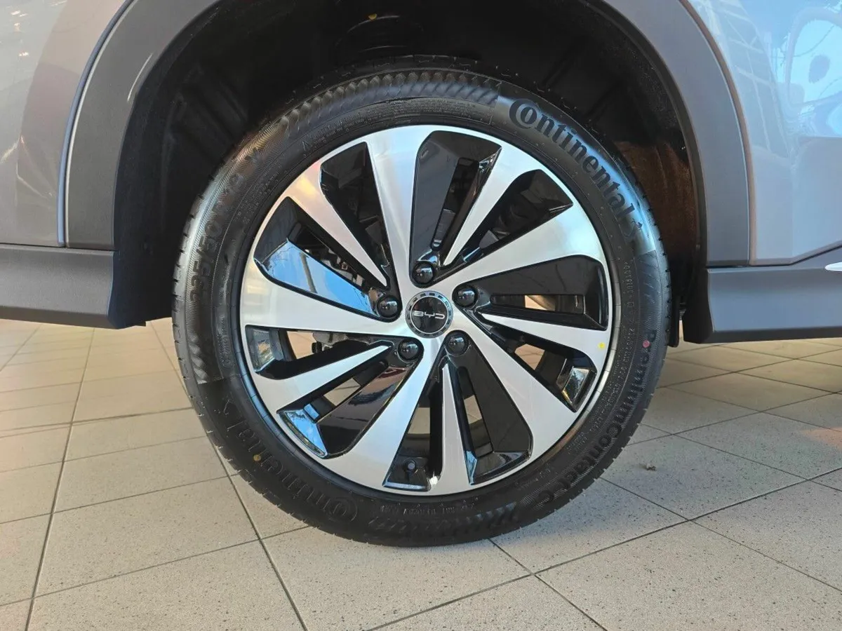 BYD SEAL U **ORDER NOW FOR 261**DMi PLUG-IN HYBRID - Image 4