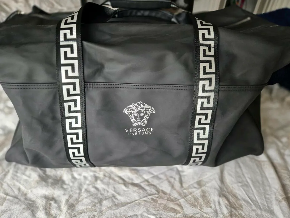 Versace sports/gym/ travel bag - Image 1