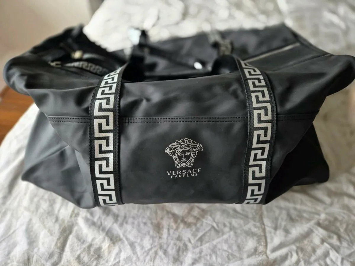 Versace sports/gym/ travel bag - Image 2