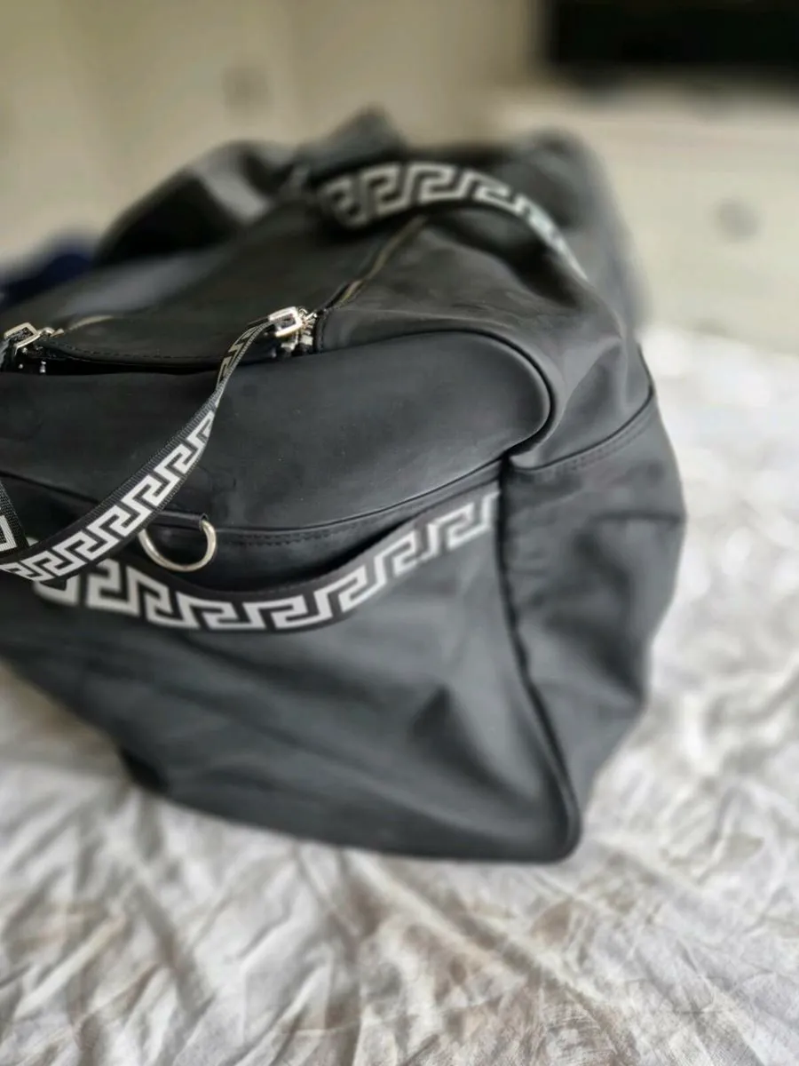 Versace sports/gym/ travel bag - Image 3