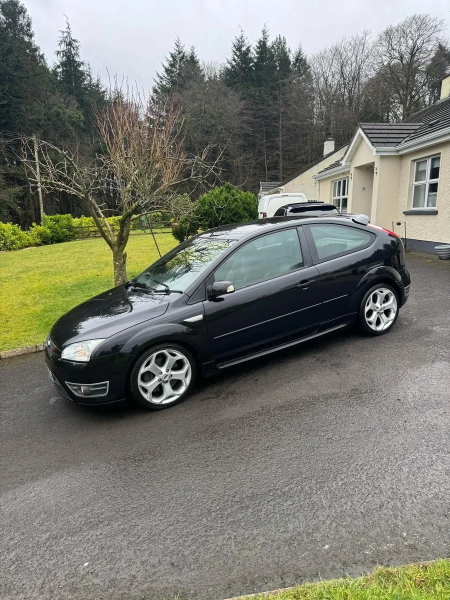 Focus ST 225 - Image 2